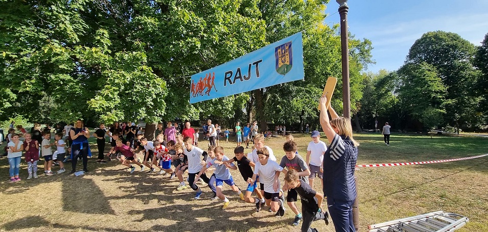 5 iskola közel 200 tanulója vett részt a mezei futóversenyen!