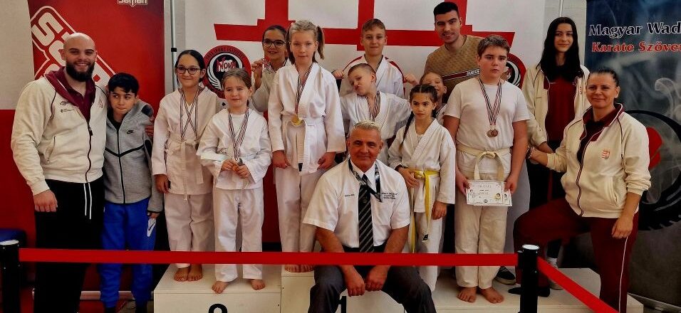 Világbajnoki 3. helyezés és éremzápor