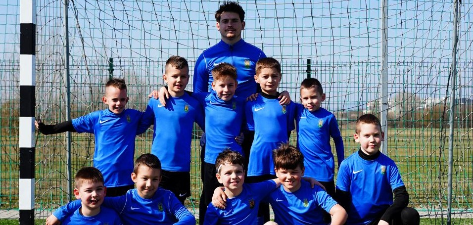 Első nemzetközi focikupa az FSE pályáin